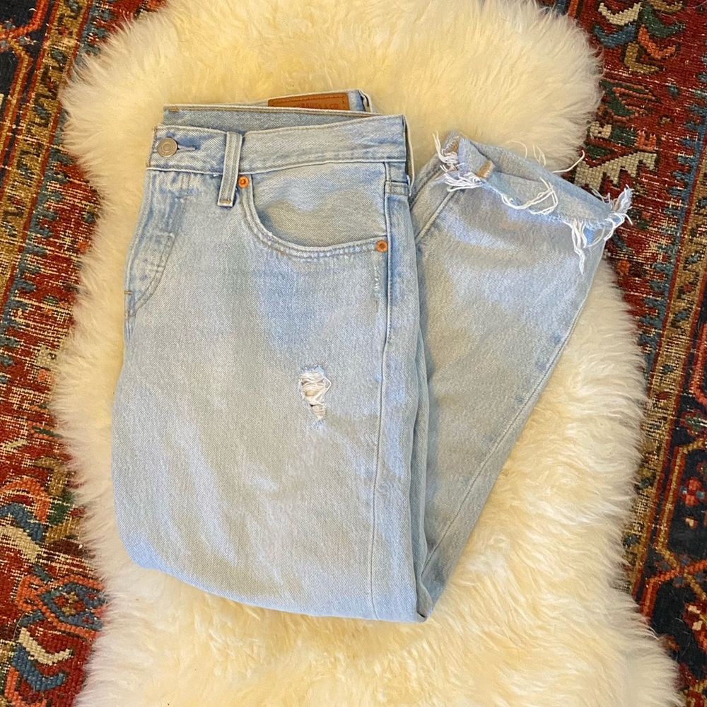 Levi’s Distressed Cropped 501s